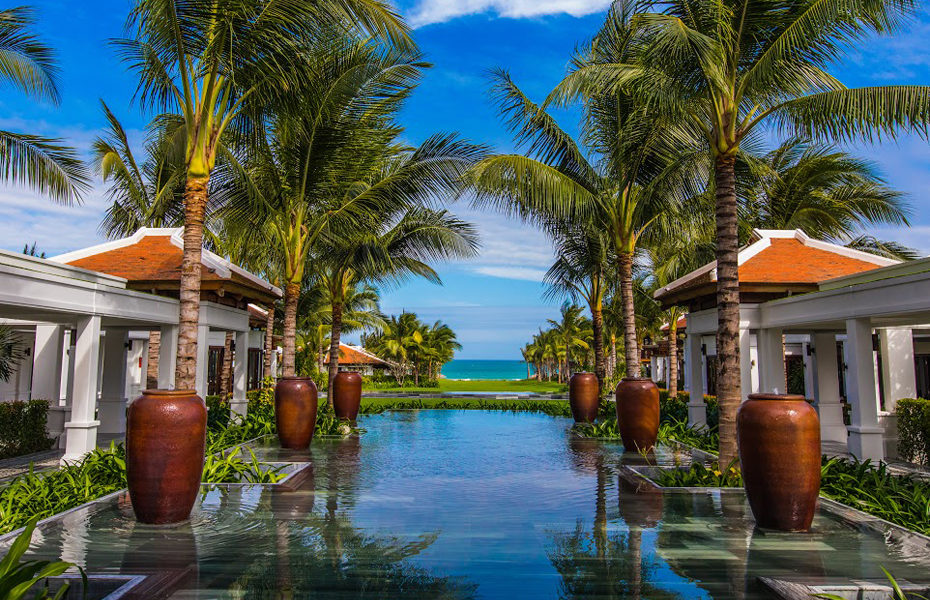 The Anam_Lobby to the sea