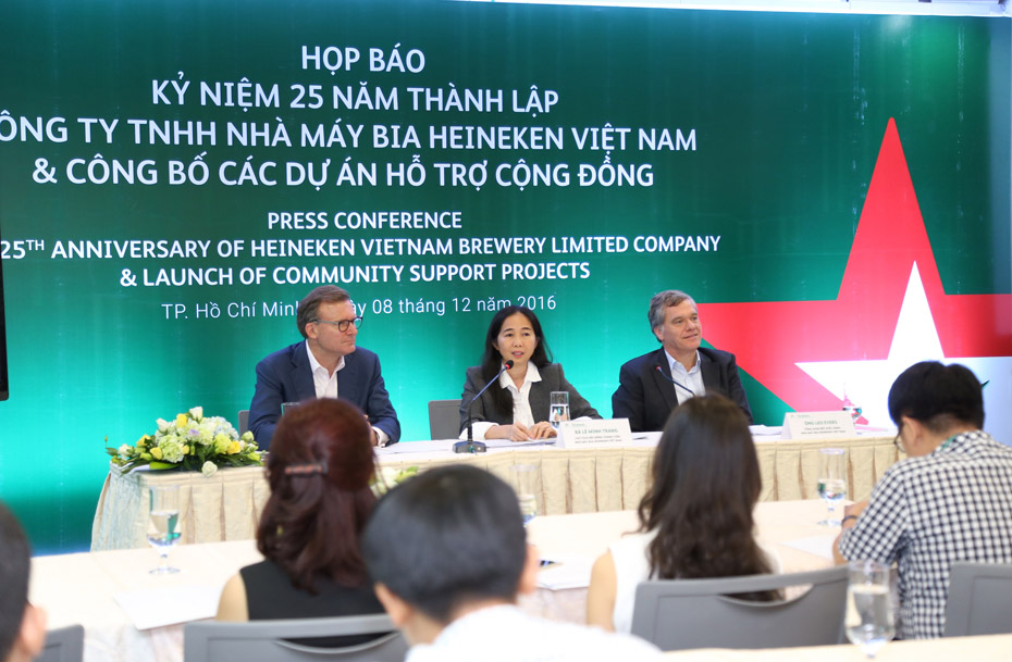 Hop bao ky niem 25 nam thanh lap Cong ty TNHH Nha May Bia HEINEKEN VN