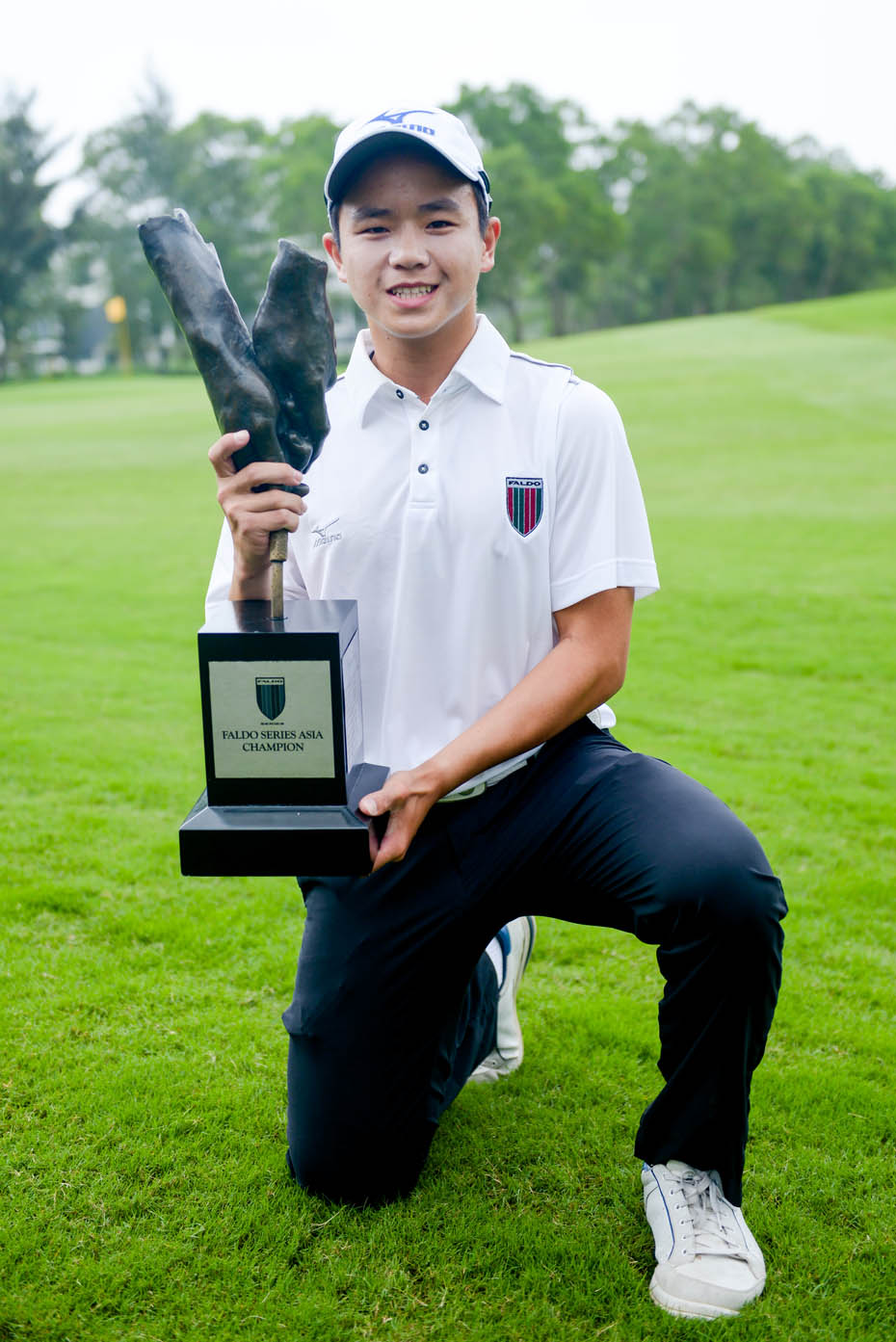 Toy with Faldo Series Asia Grand Final trophy_2