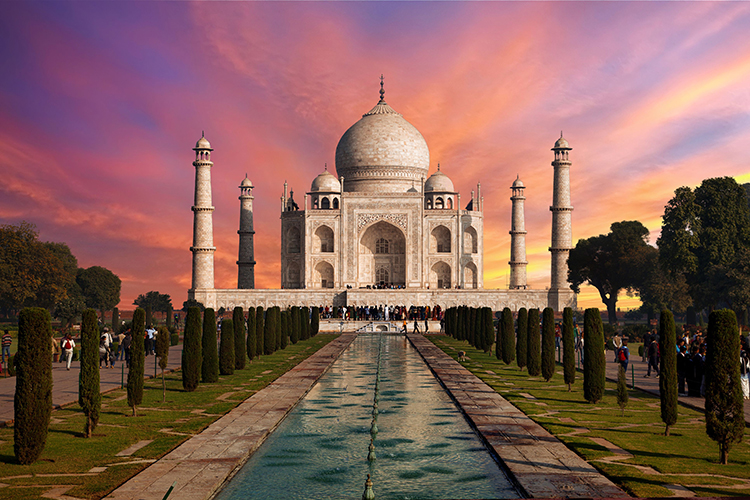 Đền Taj Mahal chính thức mở cửa trở lại