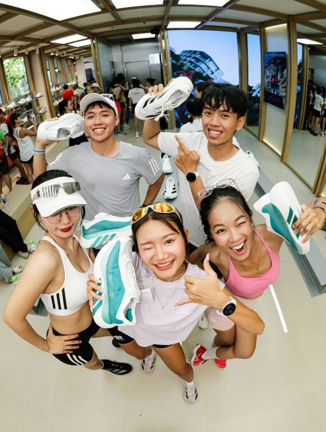 adidas ra mắt - 2