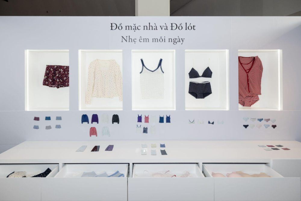 UNIQLO ra mắt - 11